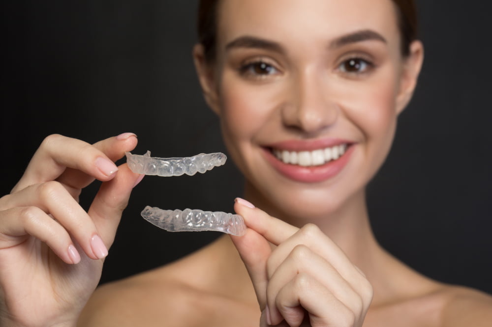 6 benefits of clear aligners over metal braces